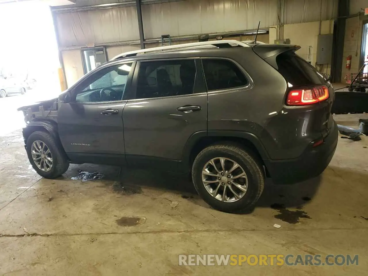 2 Photograph of a damaged car 1C4PJMLB6KD460985 JEEP GRAND CHER 2019