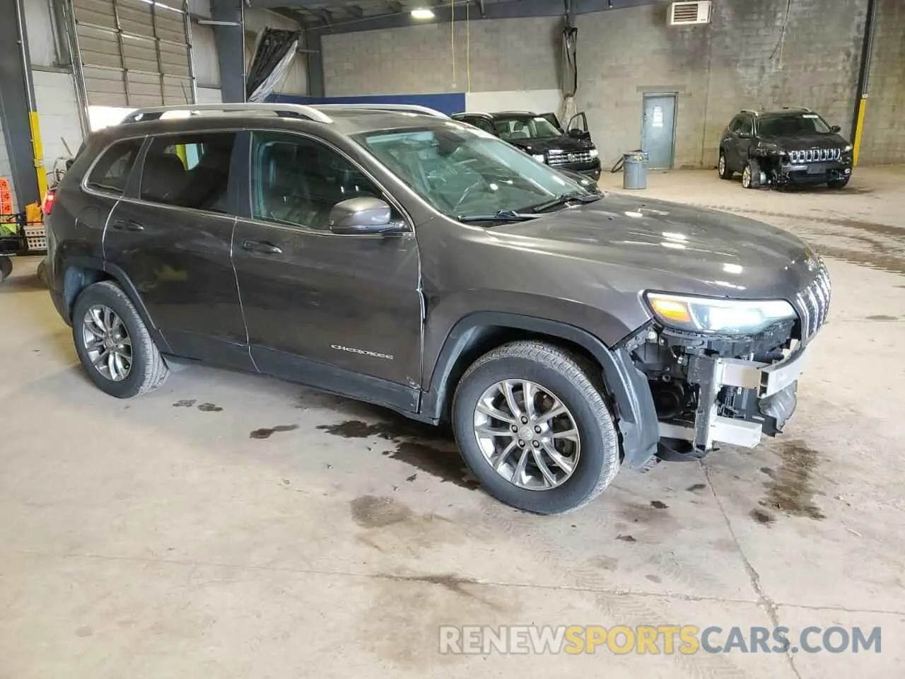 4 Photograph of a damaged car 1C4PJMLB6KD460985 JEEP GRAND CHER 2019