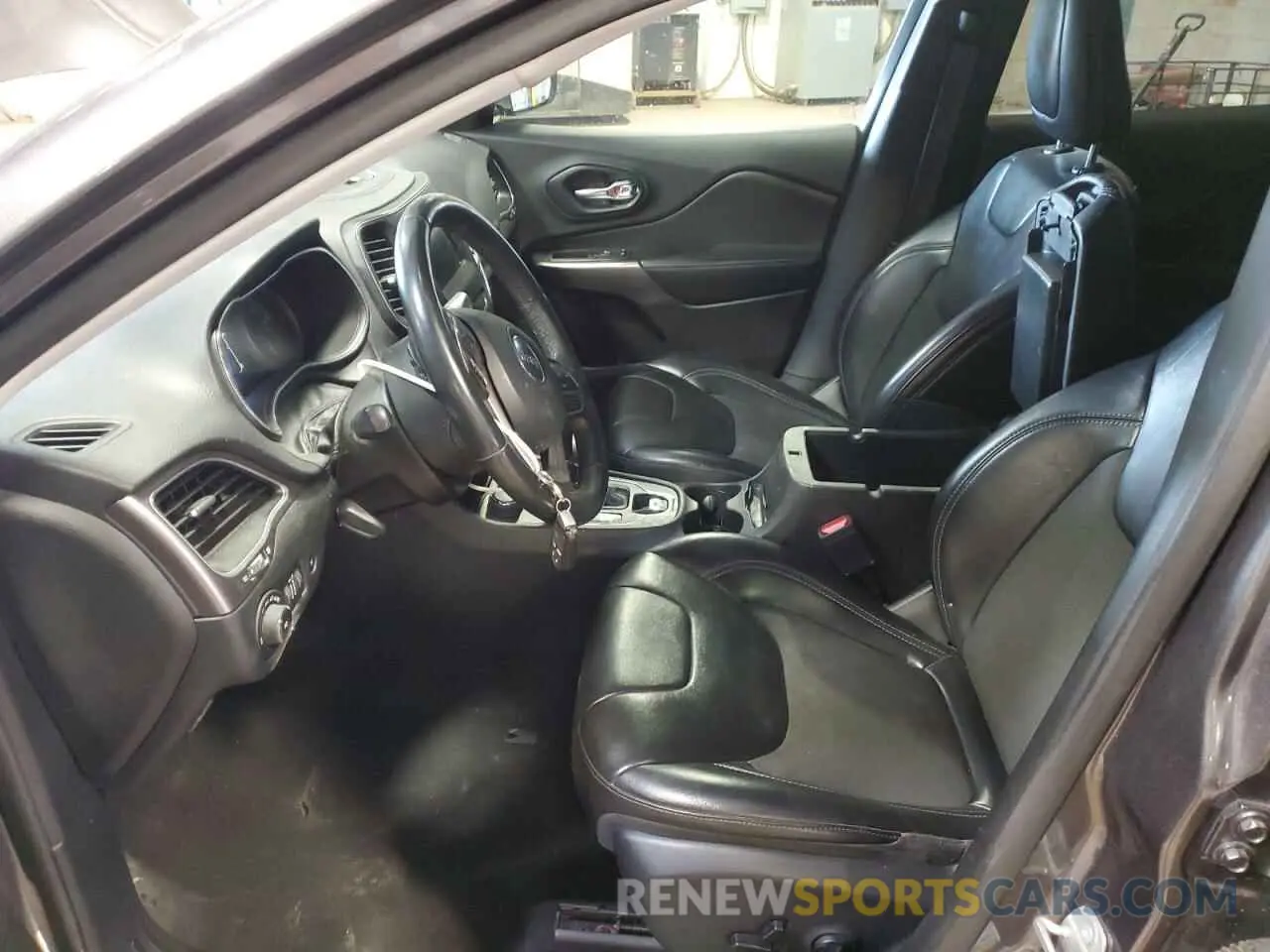 7 Photograph of a damaged car 1C4PJMLB6KD460985 JEEP GRAND CHER 2019