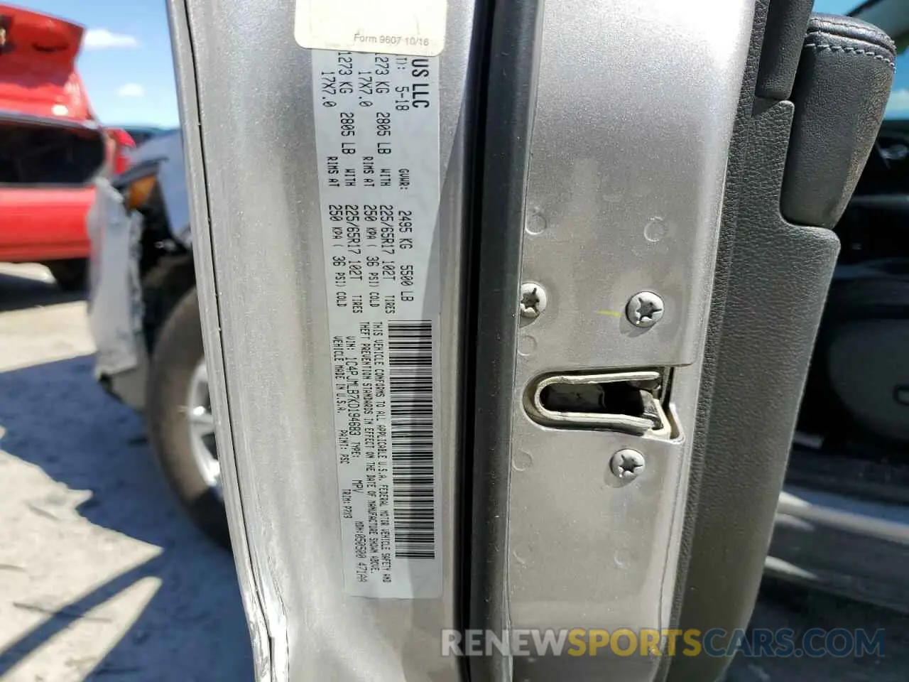14 Photograph of a damaged car 1C4PJMLB7KD194683 JEEP GRAND CHER 2019