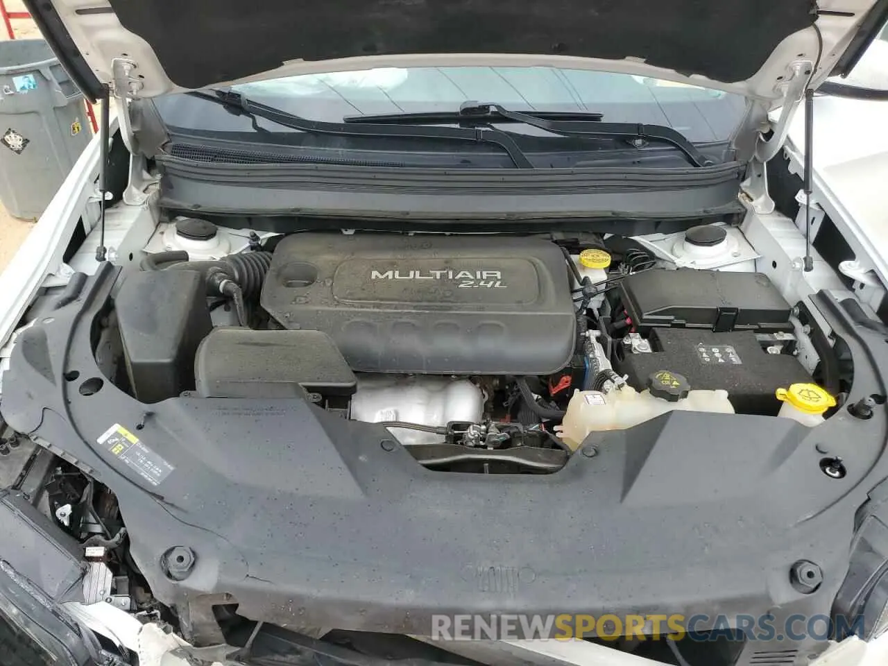 12 Photograph of a damaged car 1C4PJMLB7KD195798 JEEP GRAND CHER 2019