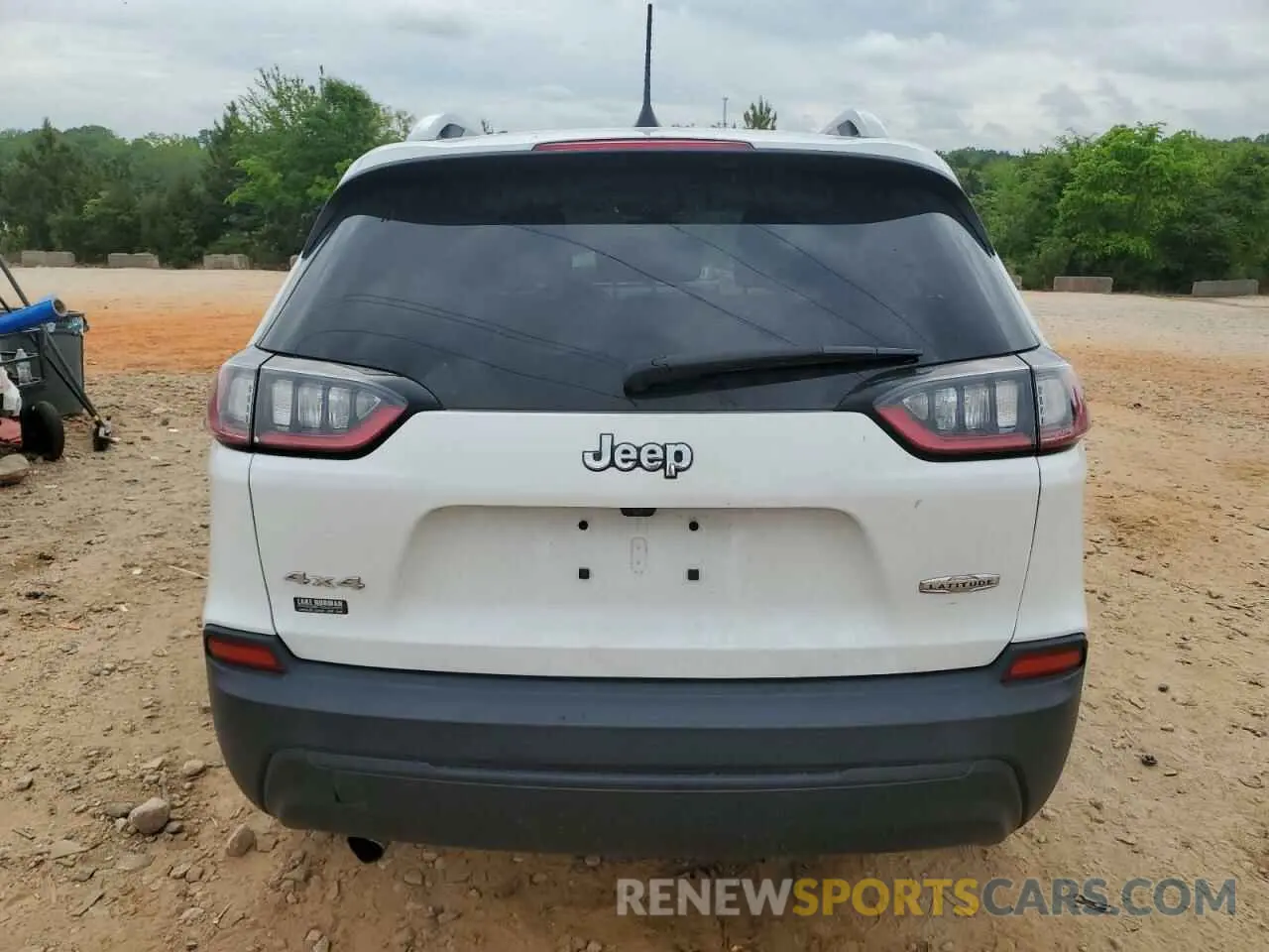 6 Photograph of a damaged car 1C4PJMLB7KD195798 JEEP GRAND CHER 2019