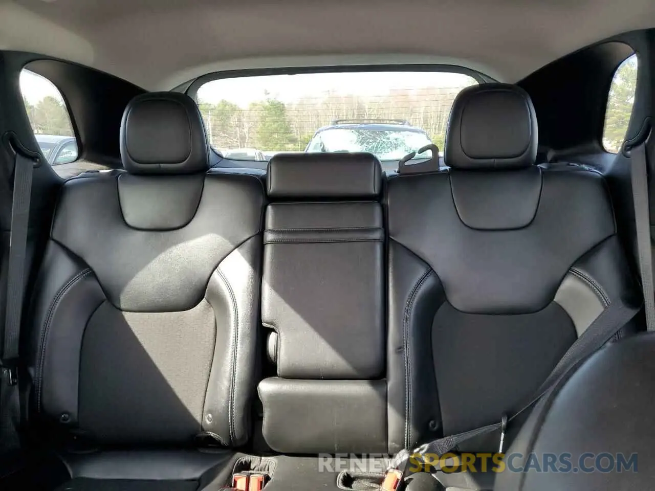 10 Photograph of a damaged car 1C4PJMLB7KD213295 JEEP GRAND CHER 2019