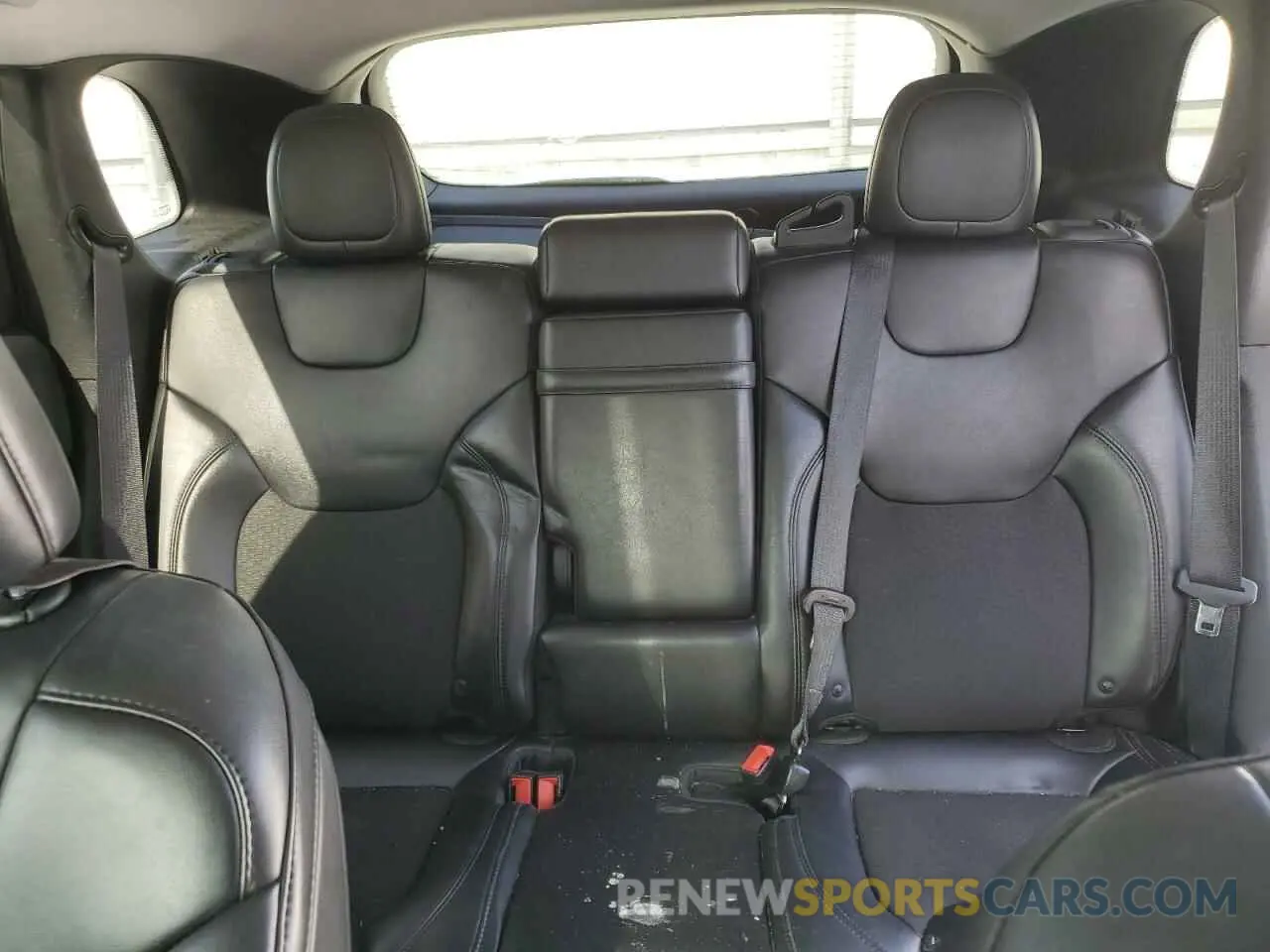 10 Photograph of a damaged car 1C4PJMLB7KD291205 JEEP GRAND CHER 2019