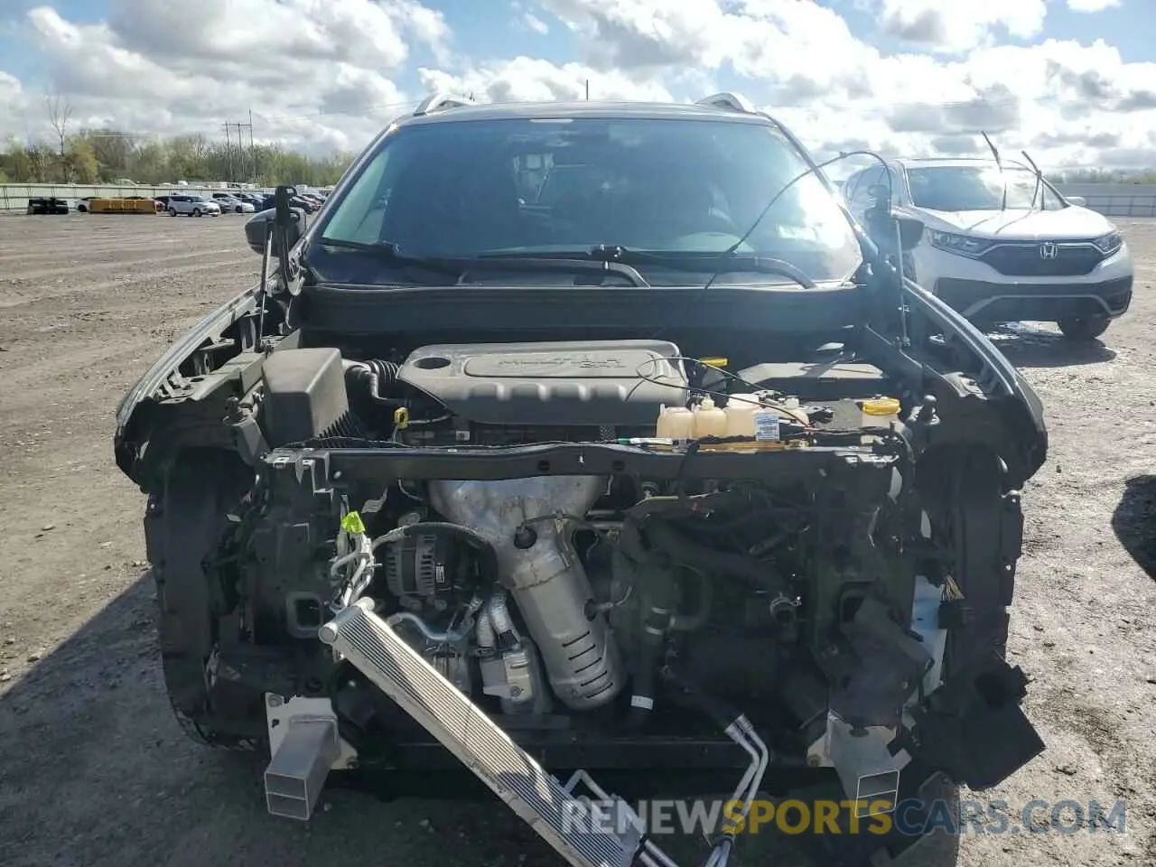 5 Photograph of a damaged car 1C4PJMLB7KD425727 JEEP GRAND CHER 2019