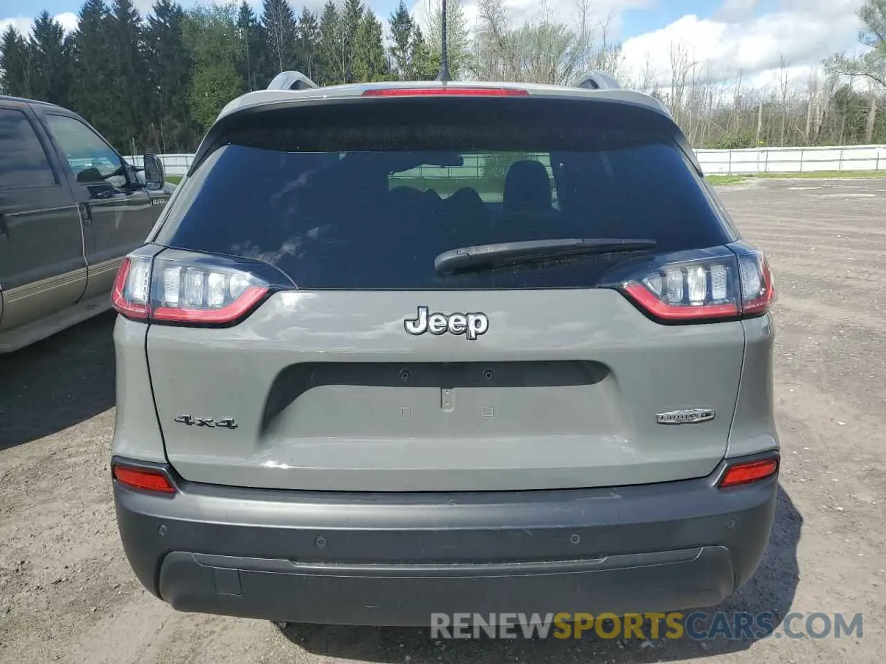 6 Photograph of a damaged car 1C4PJMLB7KD425727 JEEP GRAND CHER 2019