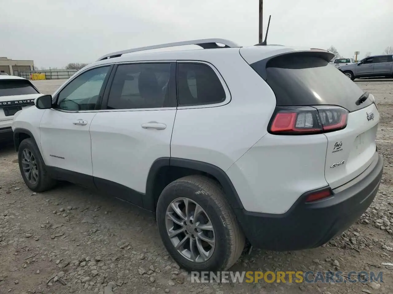 2 Photograph of a damaged car 1C4PJMLB8KD140938 JEEP GRAND CHER 2019