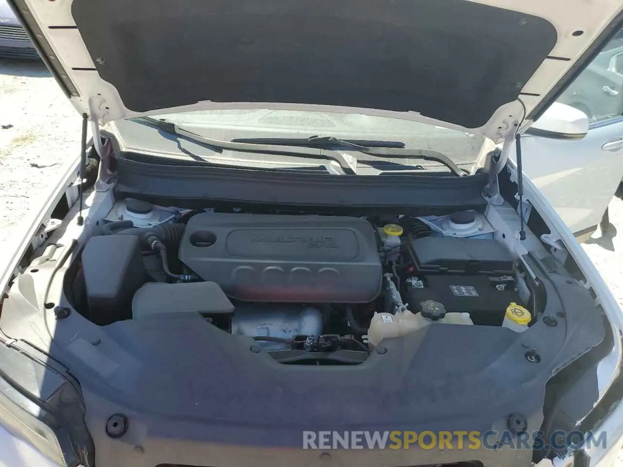 12 Photograph of a damaged car 1C4PJMLB8KD254101 JEEP GRAND CHER 2019