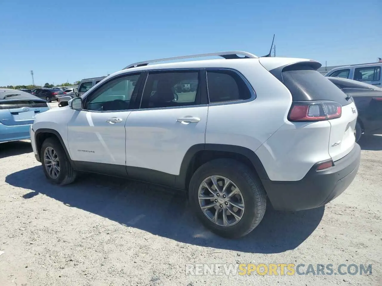 2 Photograph of a damaged car 1C4PJMLB8KD254101 JEEP GRAND CHER 2019