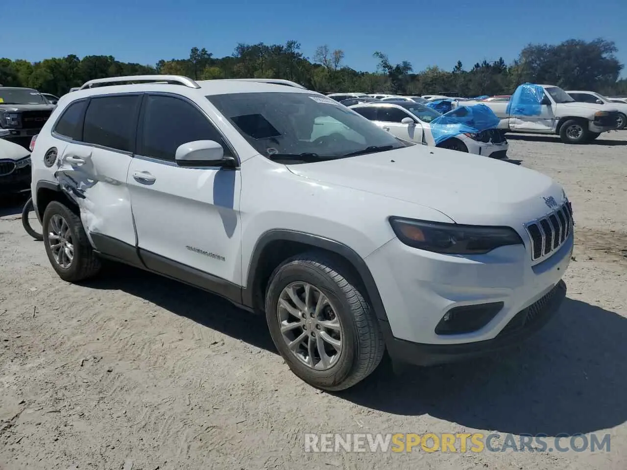 4 Photograph of a damaged car 1C4PJMLB8KD254101 JEEP GRAND CHER 2019
