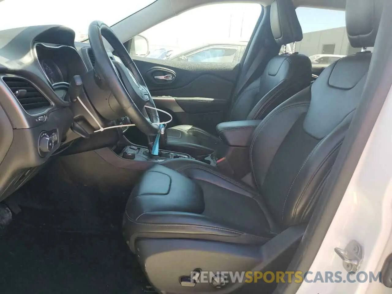 7 Photograph of a damaged car 1C4PJMLB8KD254101 JEEP GRAND CHER 2019