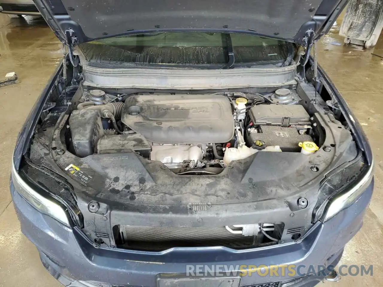 12 Photograph of a damaged car 1C4PJMLB8KD386601 JEEP GRAND CHER 2019