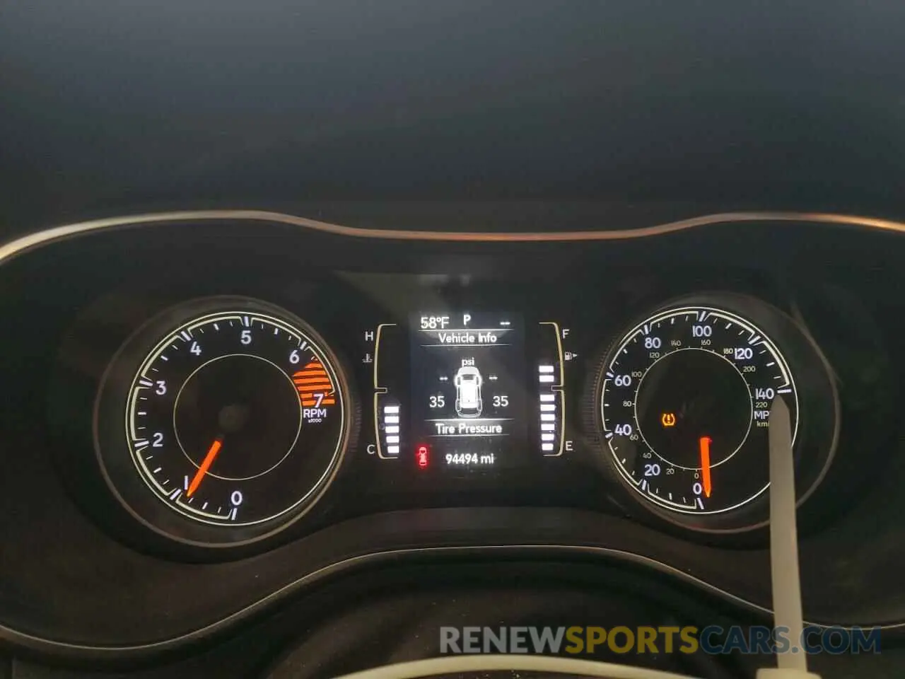 9 Photograph of a damaged car 1C4PJMLB8KD386601 JEEP GRAND CHER 2019