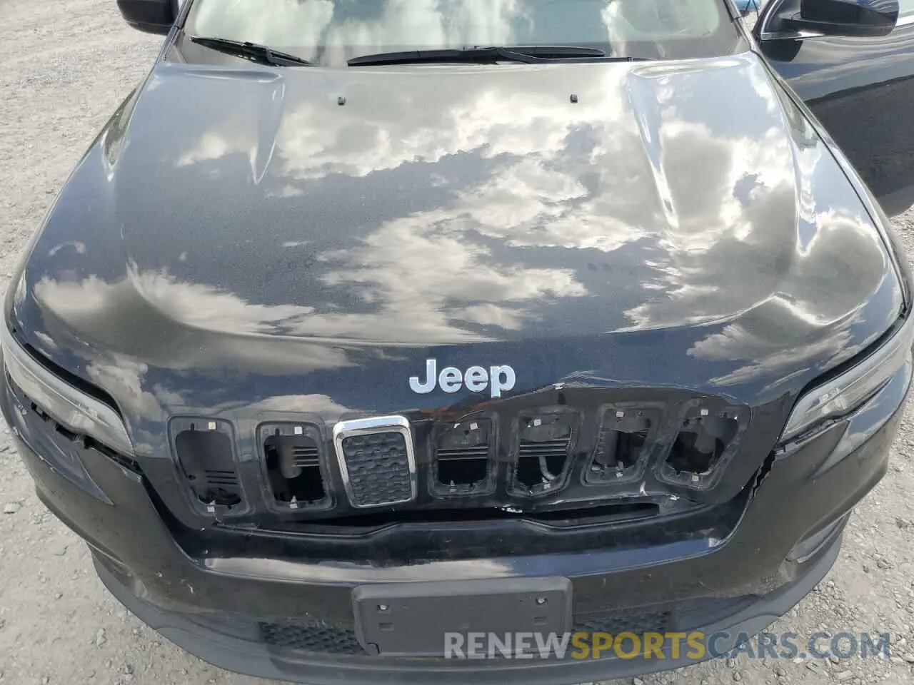 12 Photograph of a damaged car 1C4PJMLB9KD106717 JEEP GRAND CHER 2019