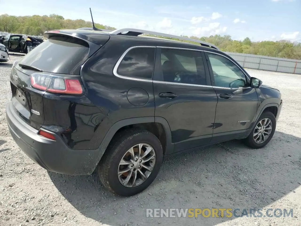 3 Photograph of a damaged car 1C4PJMLB9KD106717 JEEP GRAND CHER 2019