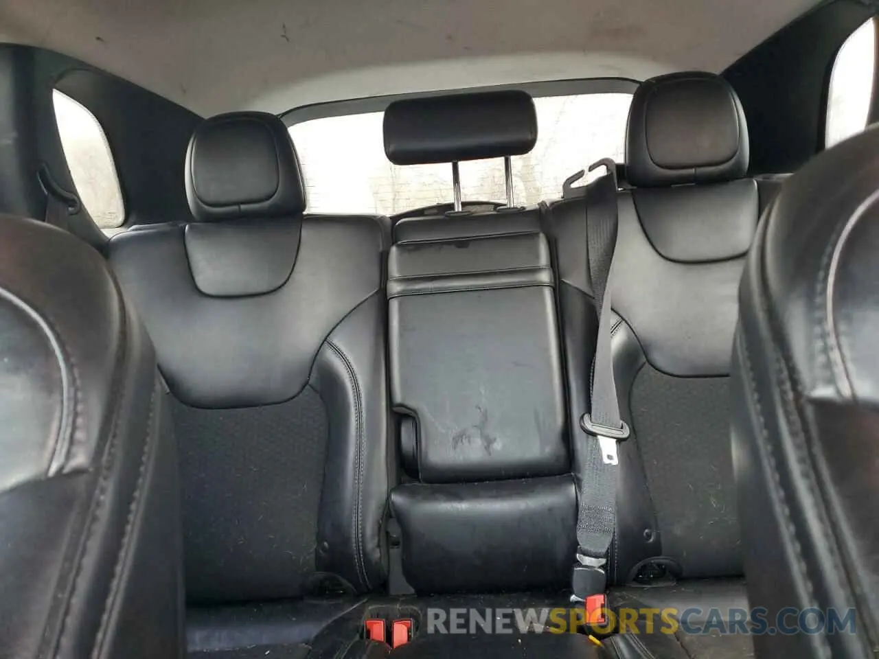 10 Photograph of a damaged car 1C4PJMLB9KD378703 JEEP GRAND CHER 2019