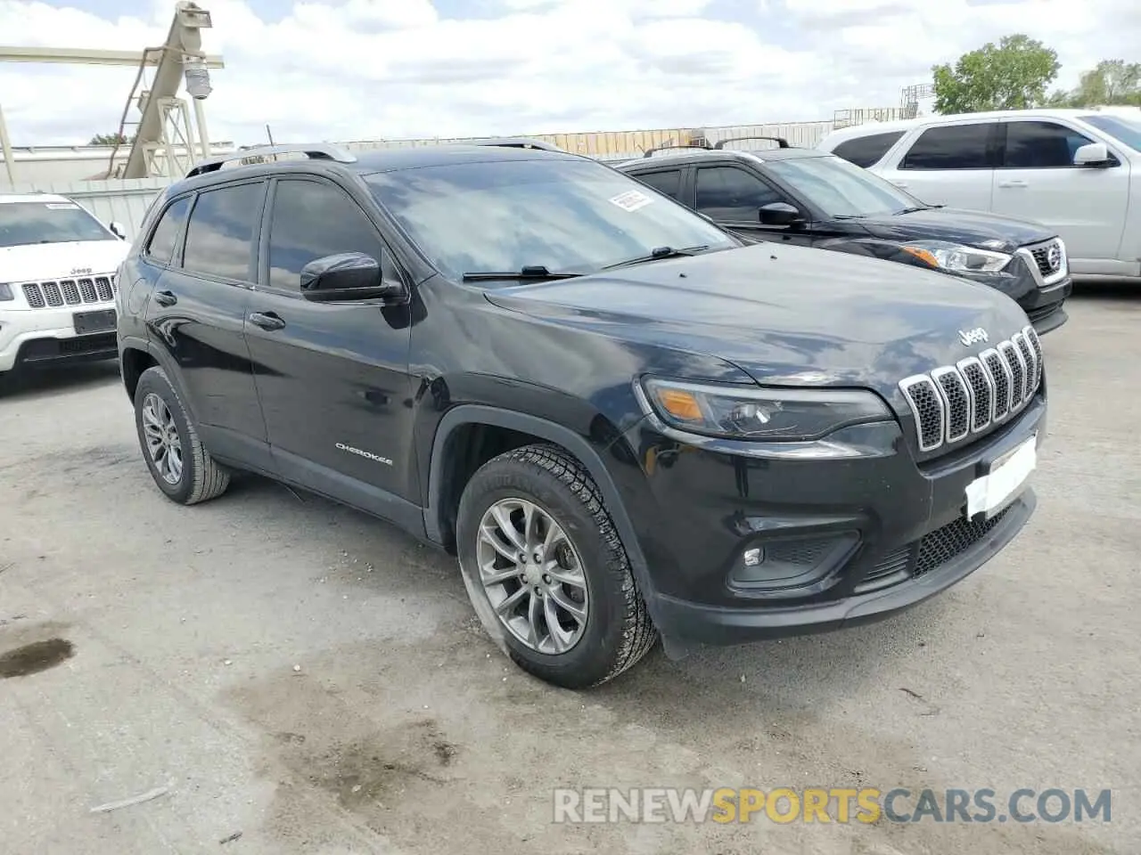 4 Photograph of a damaged car 1C4PJMLB9KD393699 JEEP GRAND CHER 2019