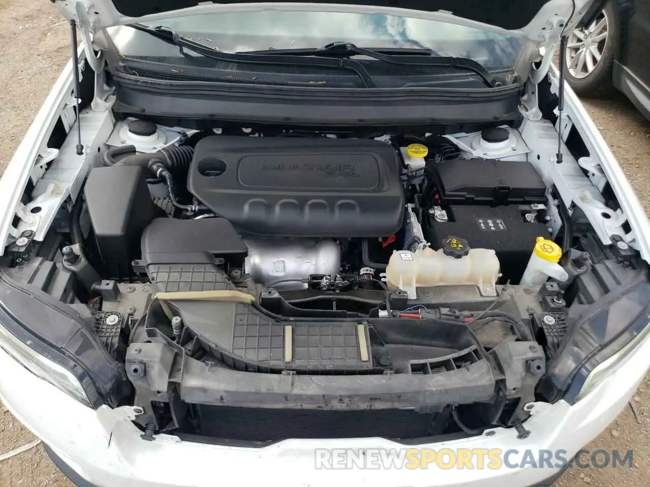 11 Photograph of a damaged car 1C4PJMLB9KD453108 JEEP GRAND CHER 2019