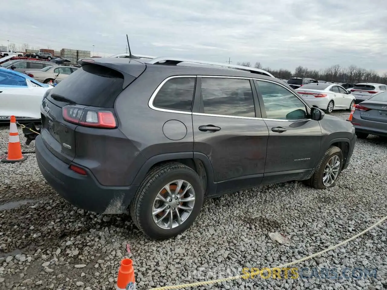 3 Photograph of a damaged car 1C4PJMLBXKD132260 JEEP GRAND CHER 2019
