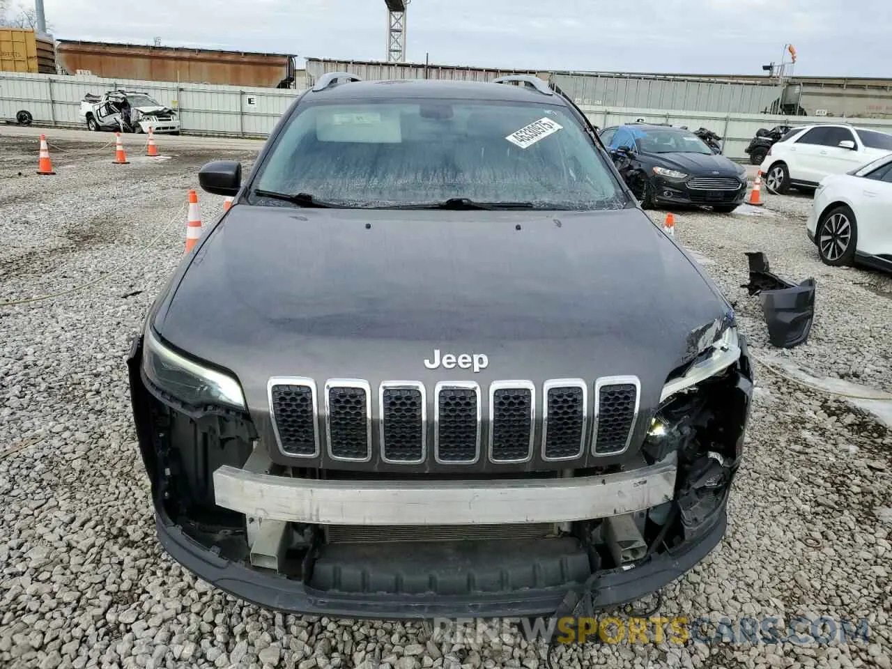 5 Photograph of a damaged car 1C4PJMLBXKD132260 JEEP GRAND CHER 2019
