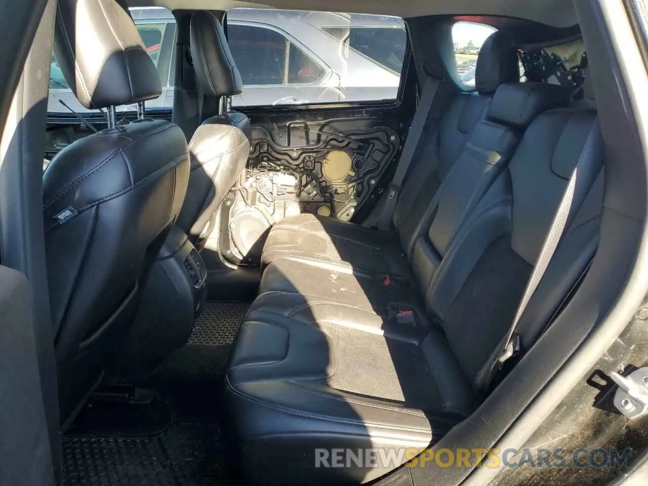 10 Photograph of a damaged car 1C4PJMLN1KD345771 JEEP GRAND CHER 2019