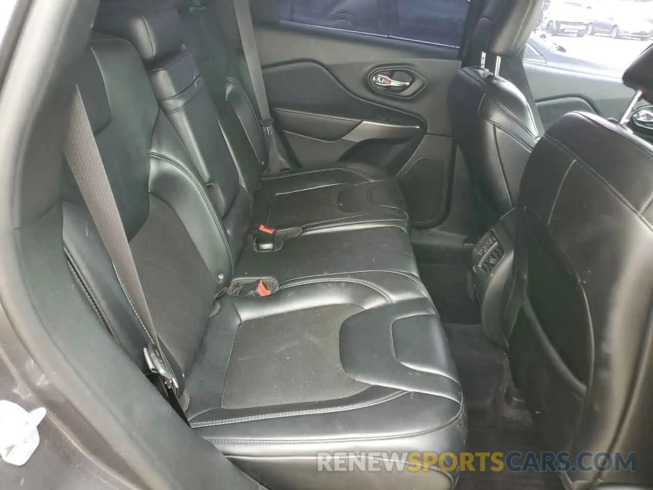 11 Photograph of a damaged car 1C4PJMLN8KD123969 JEEP GRAND CHER 2019
