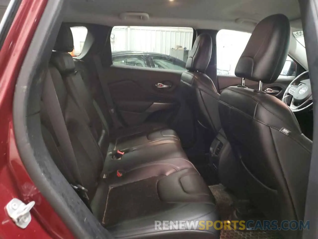 11 Photograph of a damaged car 1C4PJMLN9KD492310 JEEP GRAND CHER 2019