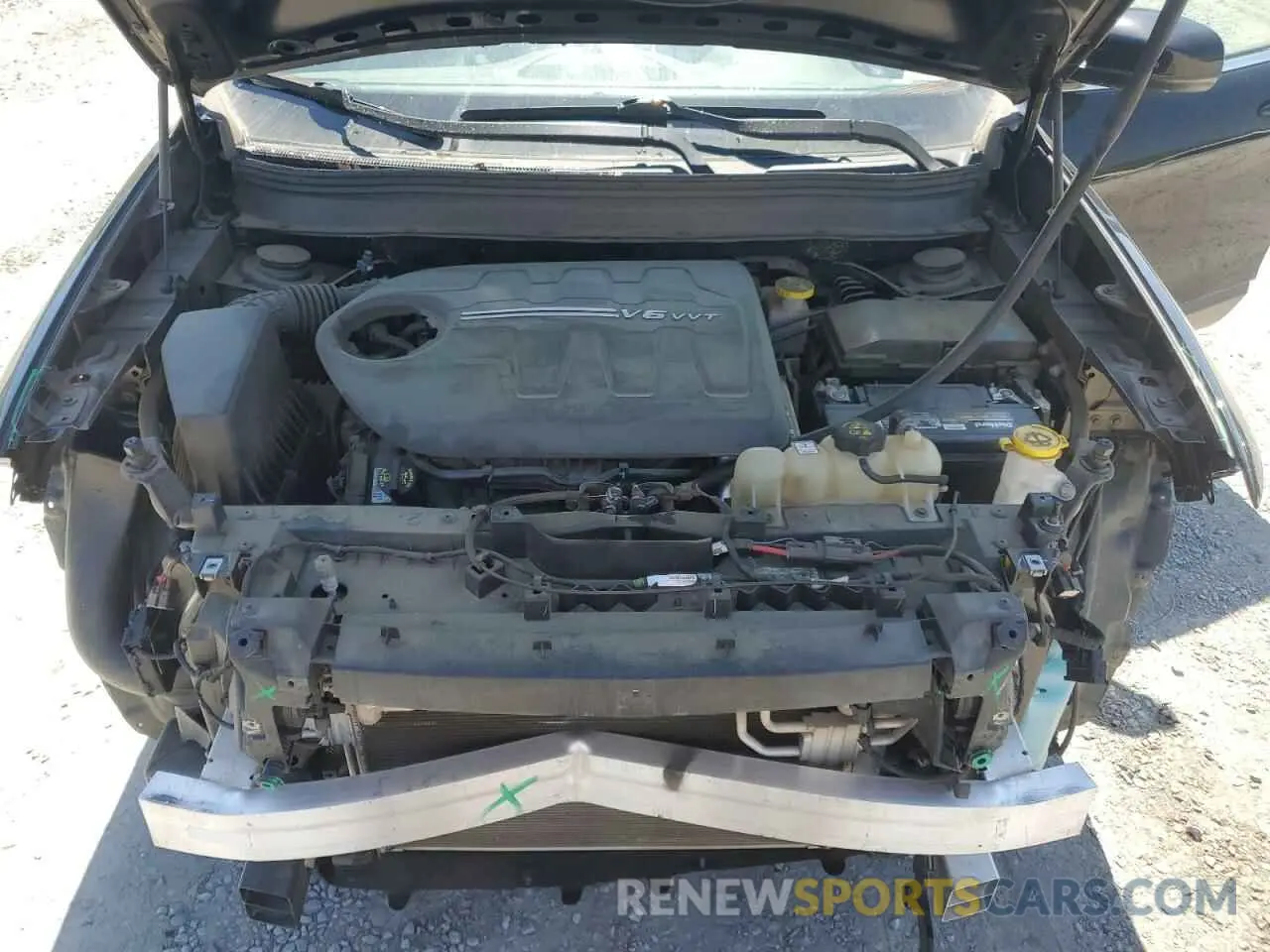 12 Photograph of a damaged car 1C4PJMLX0KD271132 JEEP GRAND CHER 2019