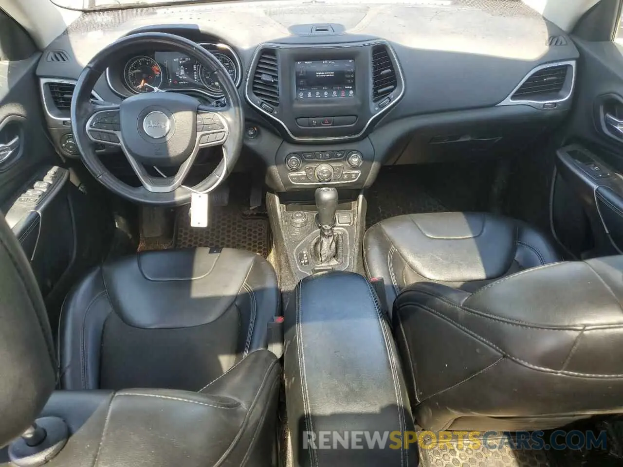 8 Photograph of a damaged car 1C4PJMLX0KD271132 JEEP GRAND CHER 2019