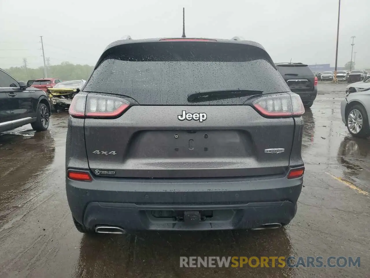6 Photograph of a damaged car 1C4PJMLX0KD299898 JEEP GRAND CHER 2019