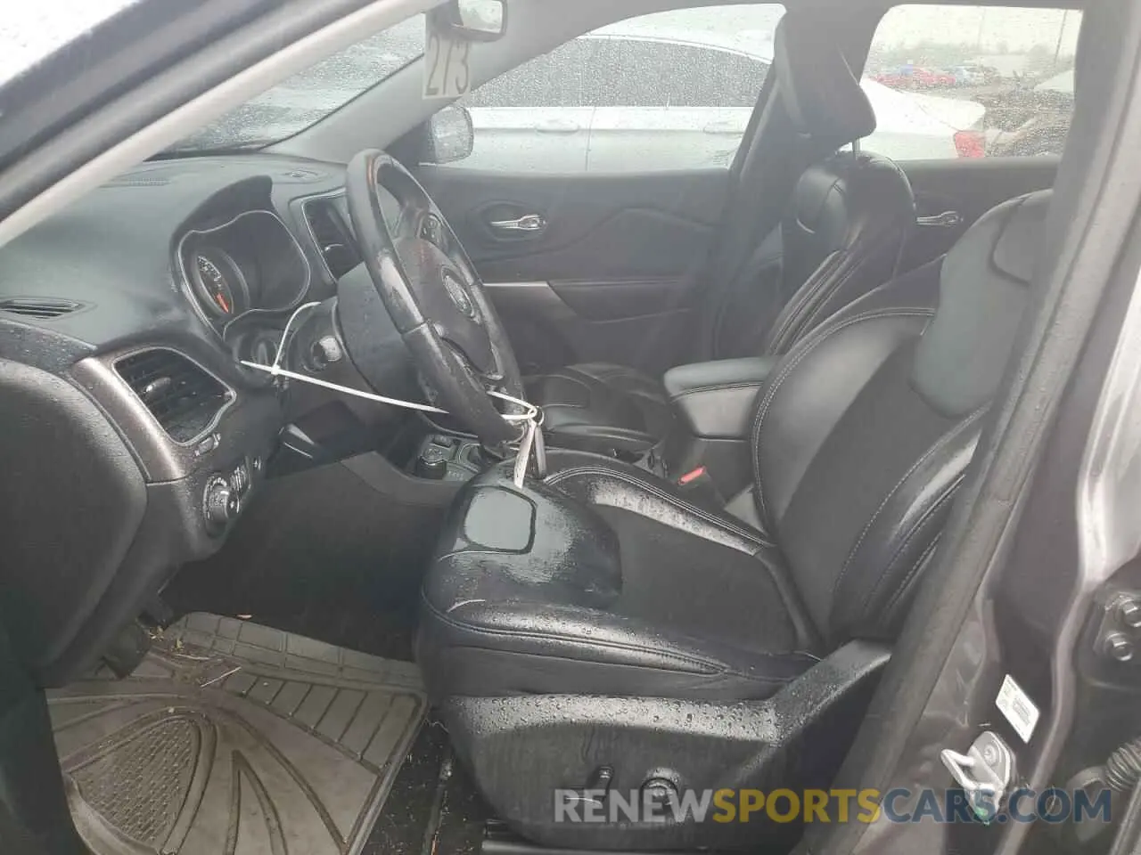 7 Photograph of a damaged car 1C4PJMLX0KD299898 JEEP GRAND CHER 2019