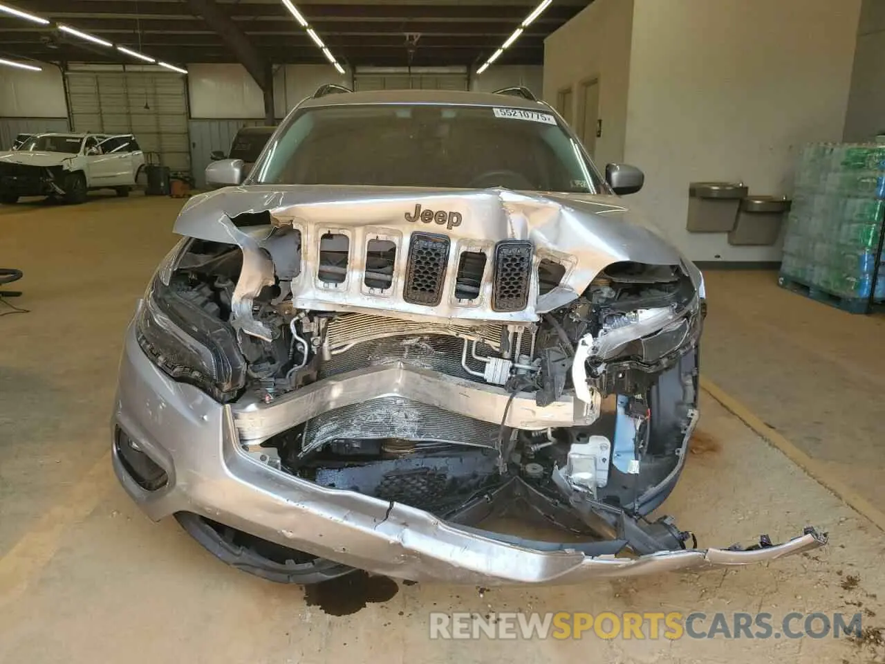 5 Photograph of a damaged car 1C4PJMLX0KD367701 JEEP GRAND CHER 2019
