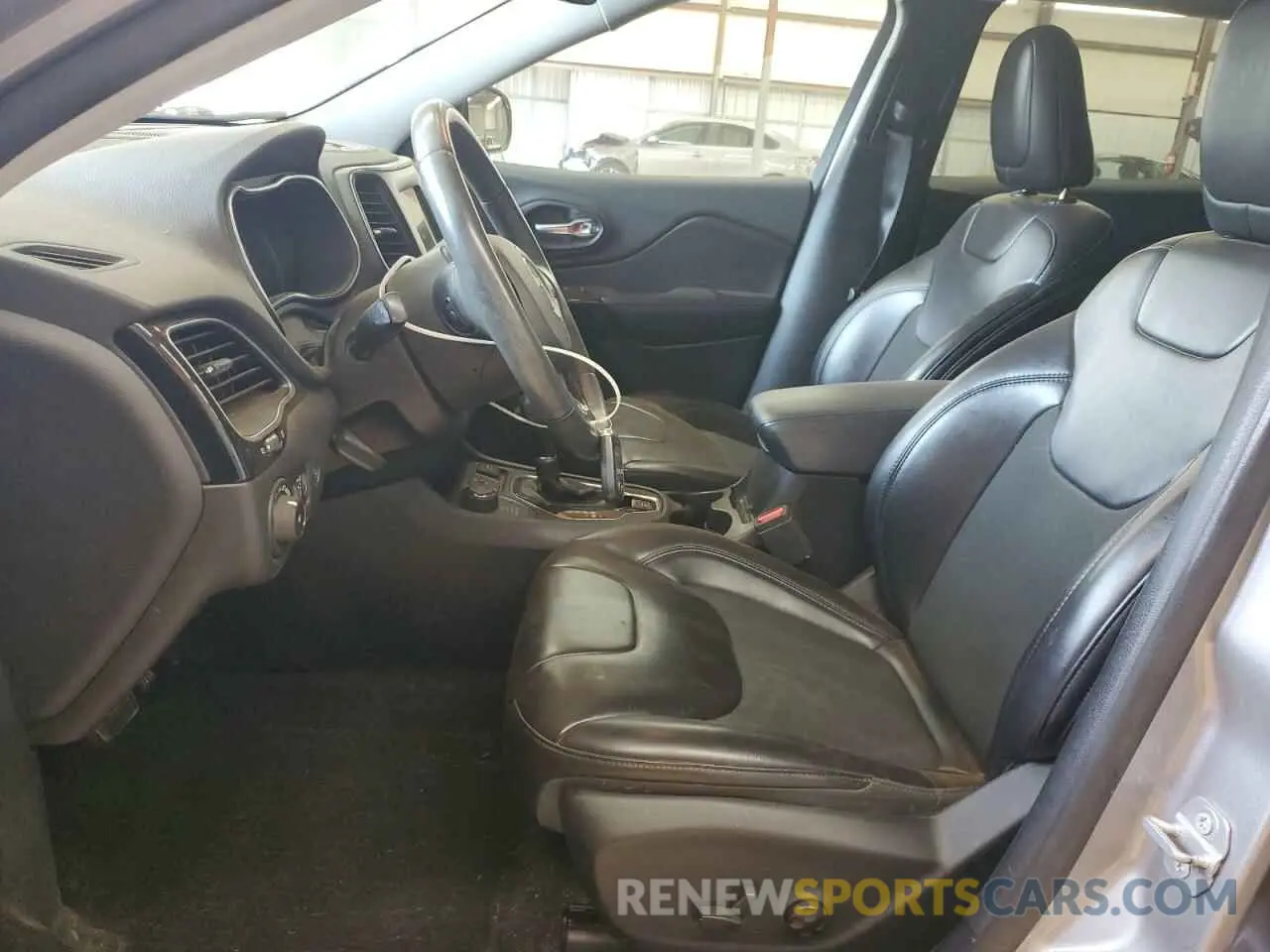 7 Photograph of a damaged car 1C4PJMLX0KD367701 JEEP GRAND CHER 2019