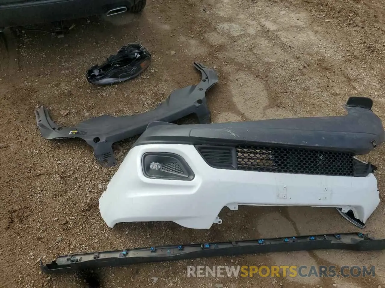 12 Photograph of a damaged car 1C4PJMLX0KD372848 JEEP GRAND CHER 2019