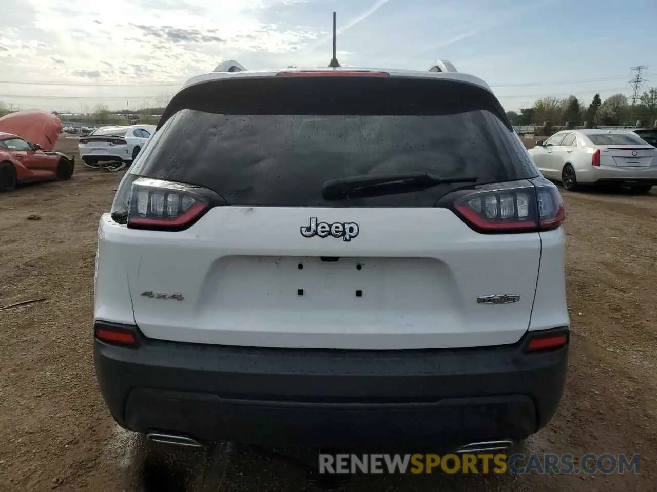 6 Photograph of a damaged car 1C4PJMLX0KD372848 JEEP GRAND CHER 2019