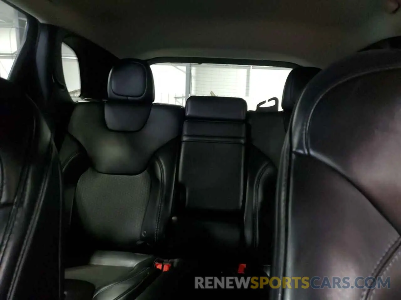 10 Photograph of a damaged car 1C4PJMLX2KD208632 JEEP GRAND CHER 2019