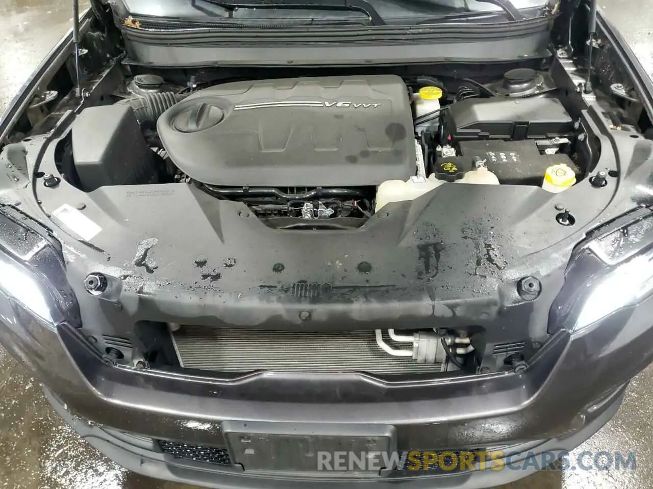12 Photograph of a damaged car 1C4PJMLX2KD208632 JEEP GRAND CHER 2019
