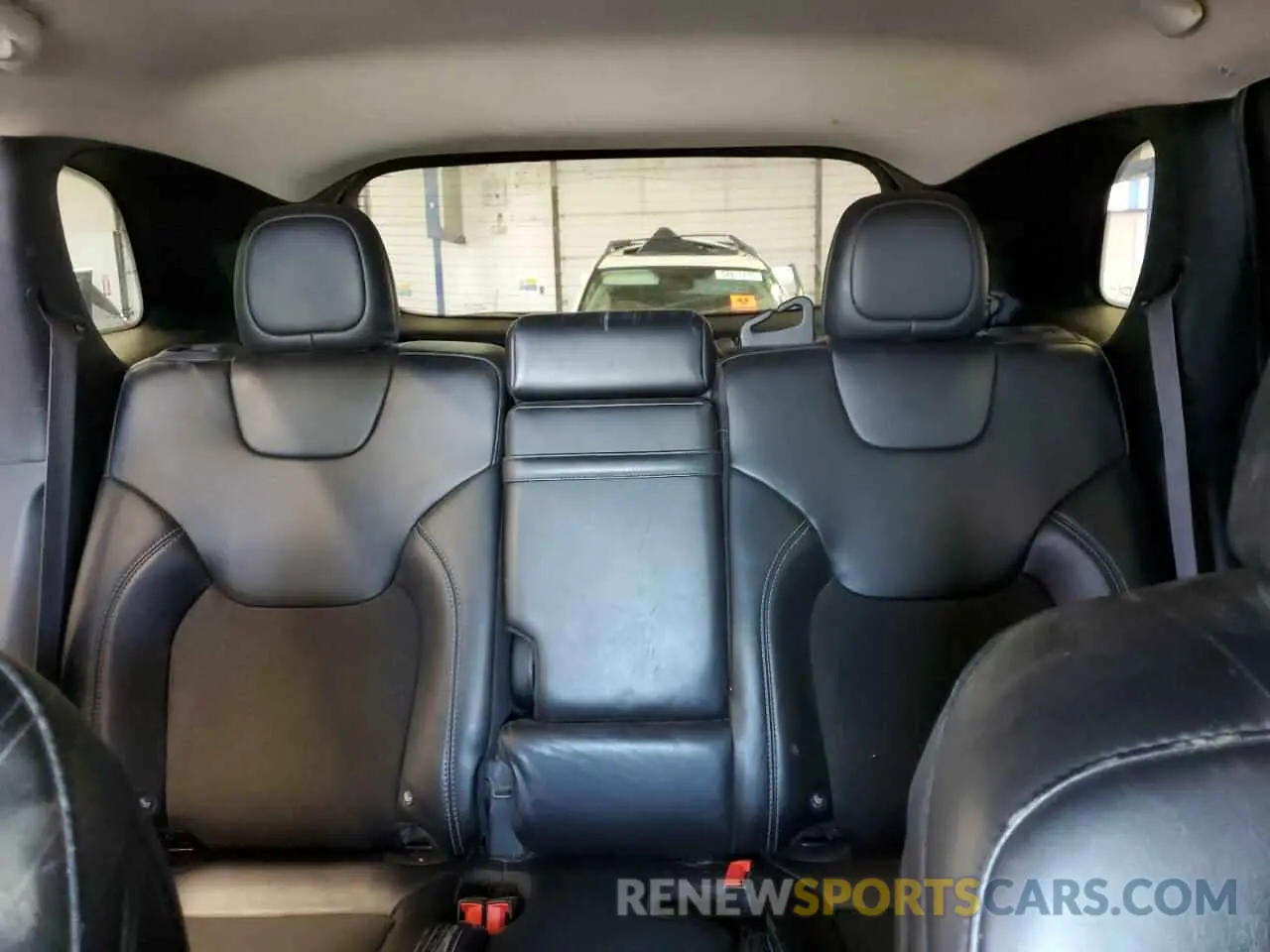 10 Photograph of a damaged car 1C4PJMLX3KD127574 JEEP GRAND CHER 2019