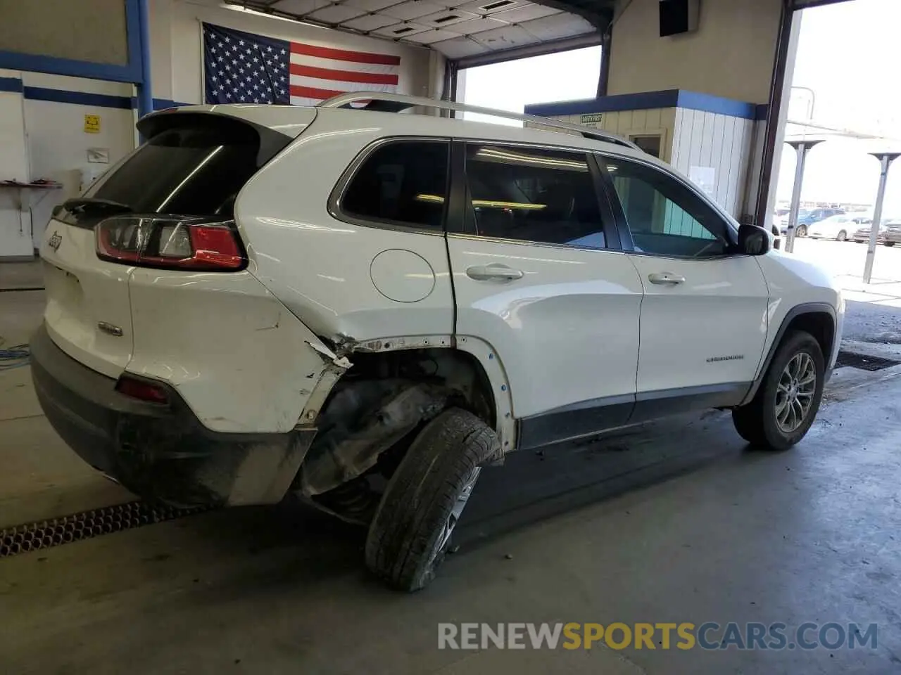 3 Photograph of a damaged car 1C4PJMLX3KD127574 JEEP GRAND CHER 2019