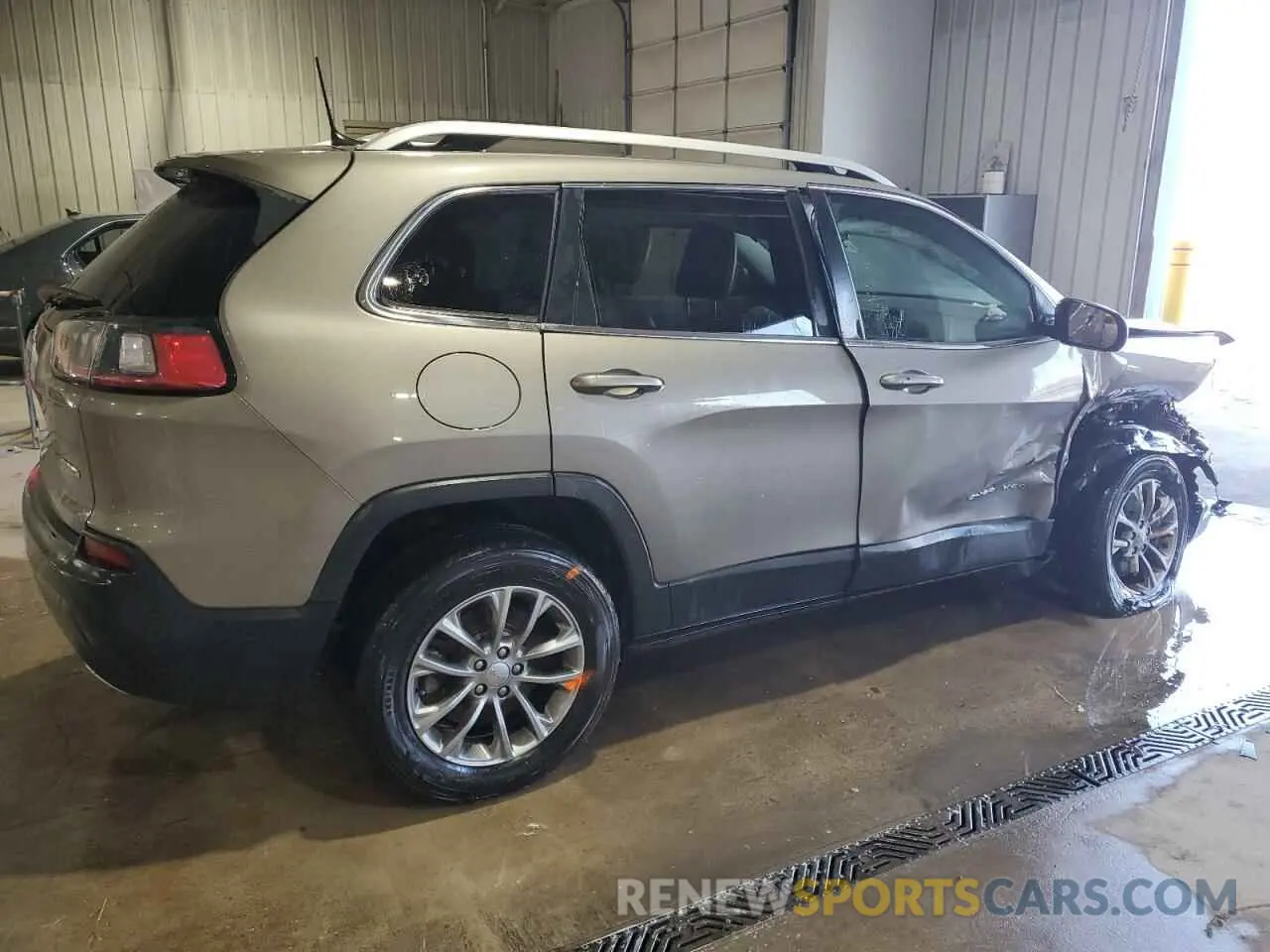 3 Photograph of a damaged car 1C4PJMLX3KD343747 JEEP GRAND CHER 2019