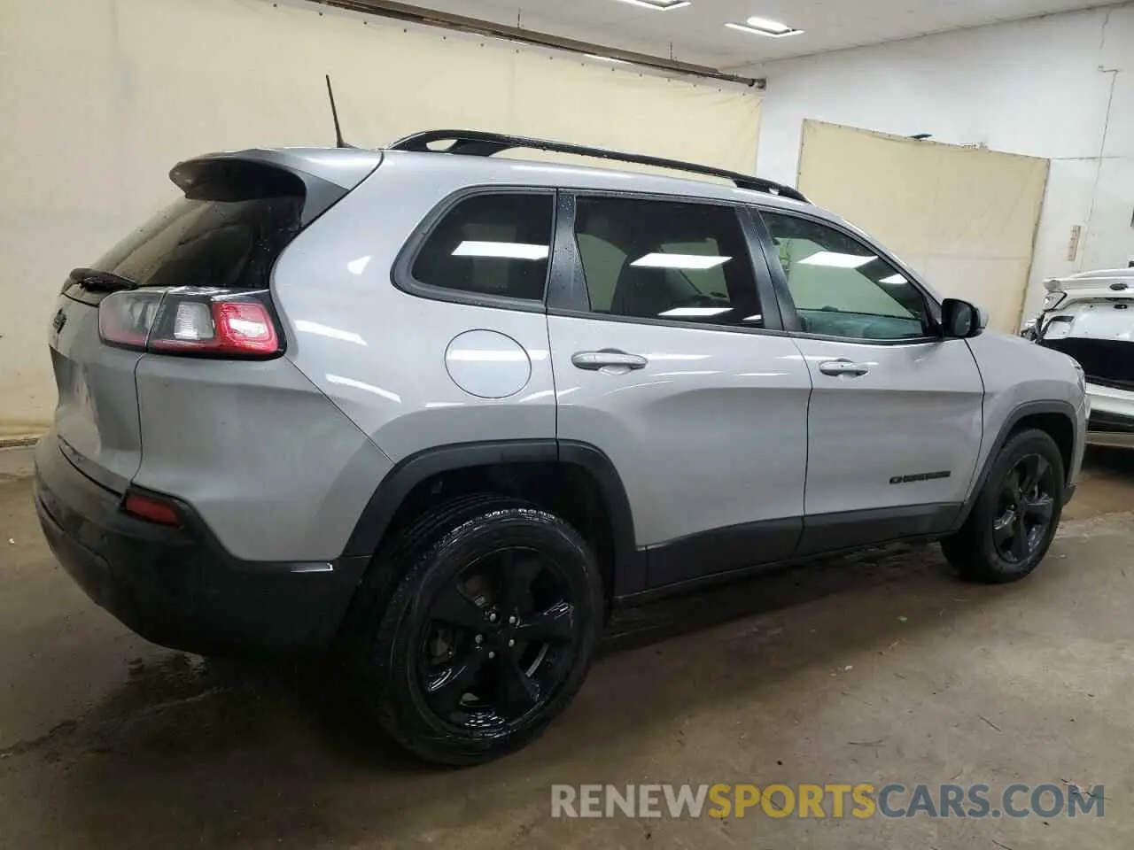3 Photograph of a damaged car 1C4PJMLX5KD328313 JEEP GRAND CHER 2019