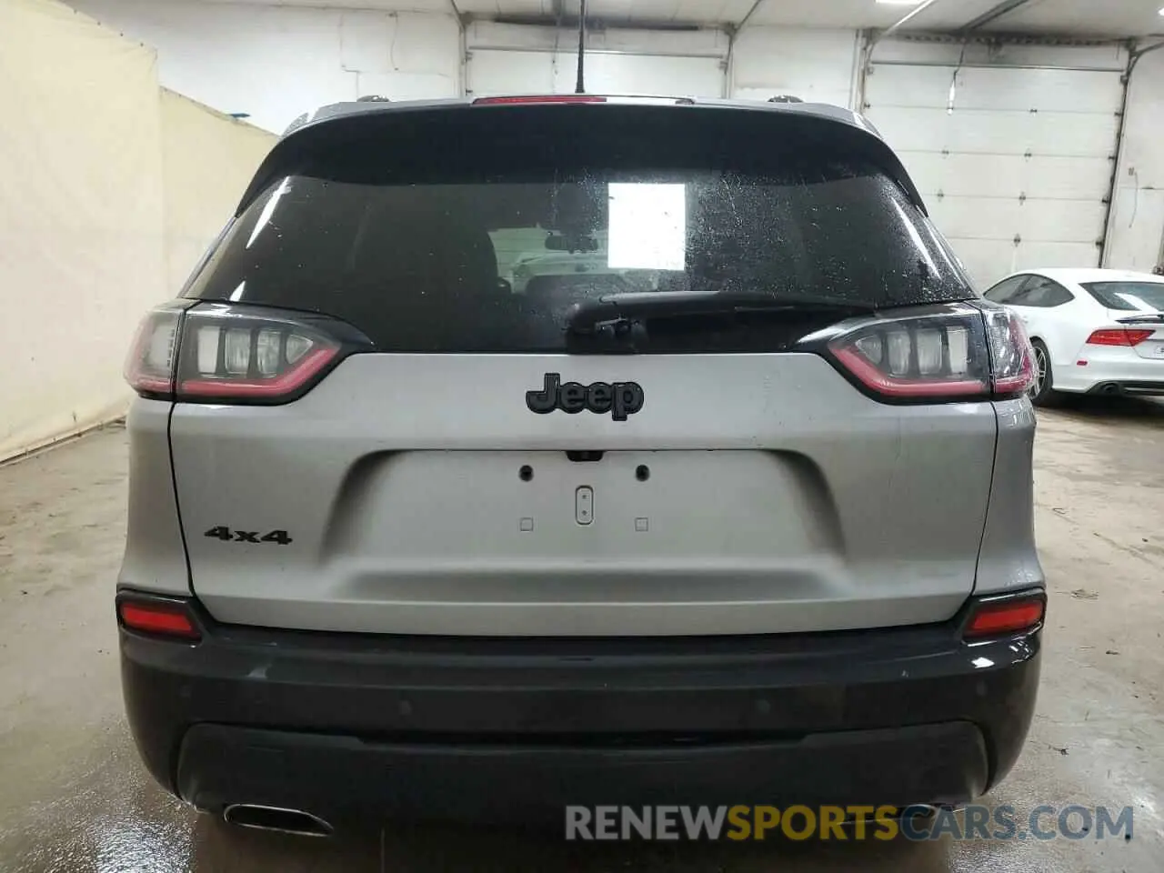 6 Photograph of a damaged car 1C4PJMLX5KD328313 JEEP GRAND CHER 2019