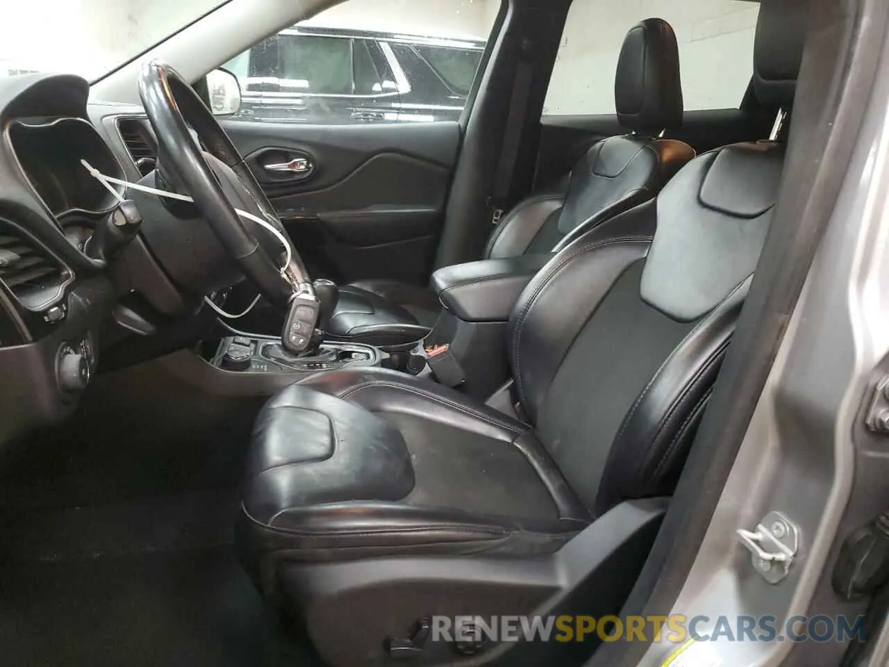 7 Photograph of a damaged car 1C4PJMLX5KD328313 JEEP GRAND CHER 2019