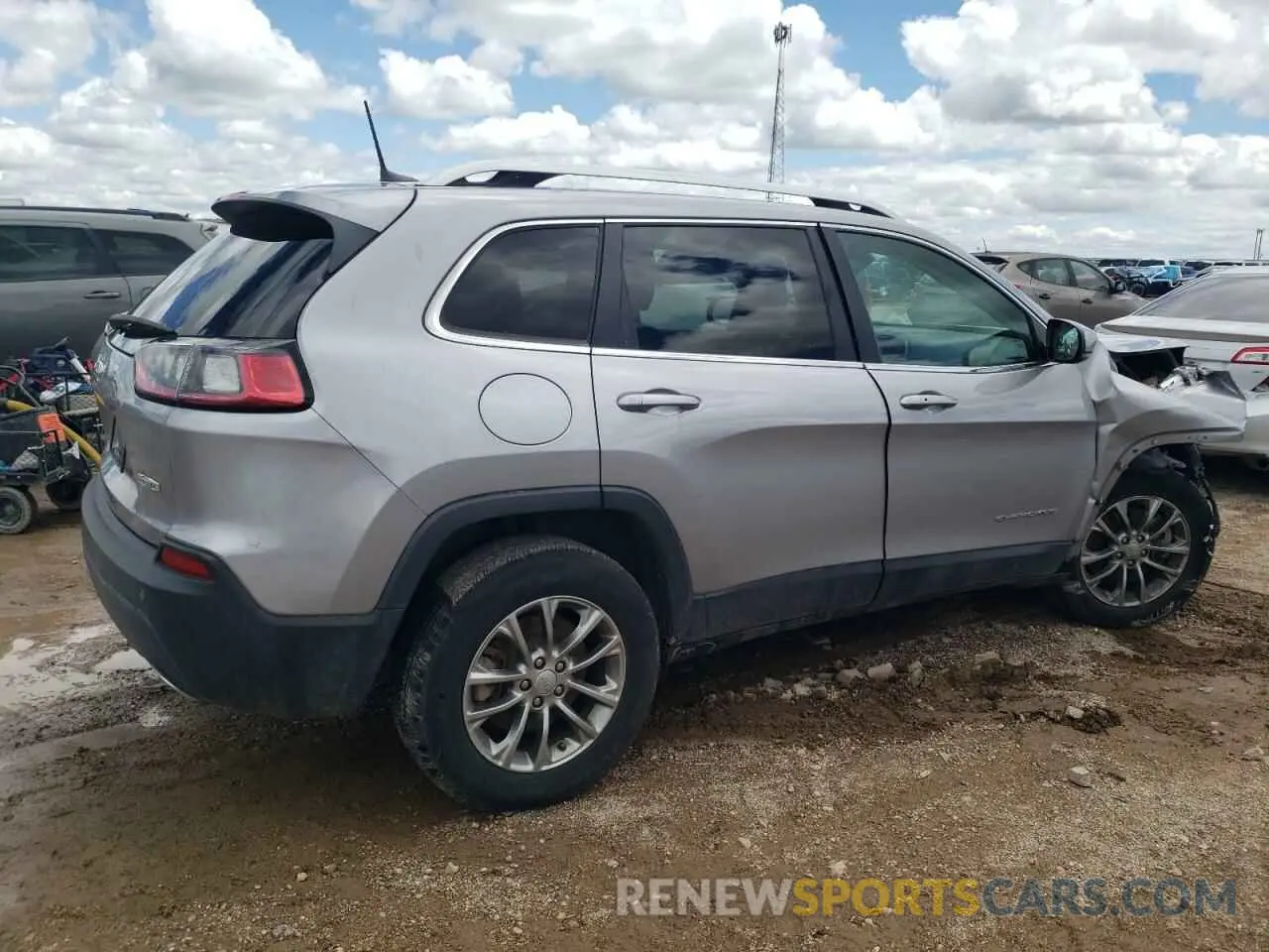 3 Photograph of a damaged car 1C4PJMLX5KD331230 JEEP GRAND CHER 2019