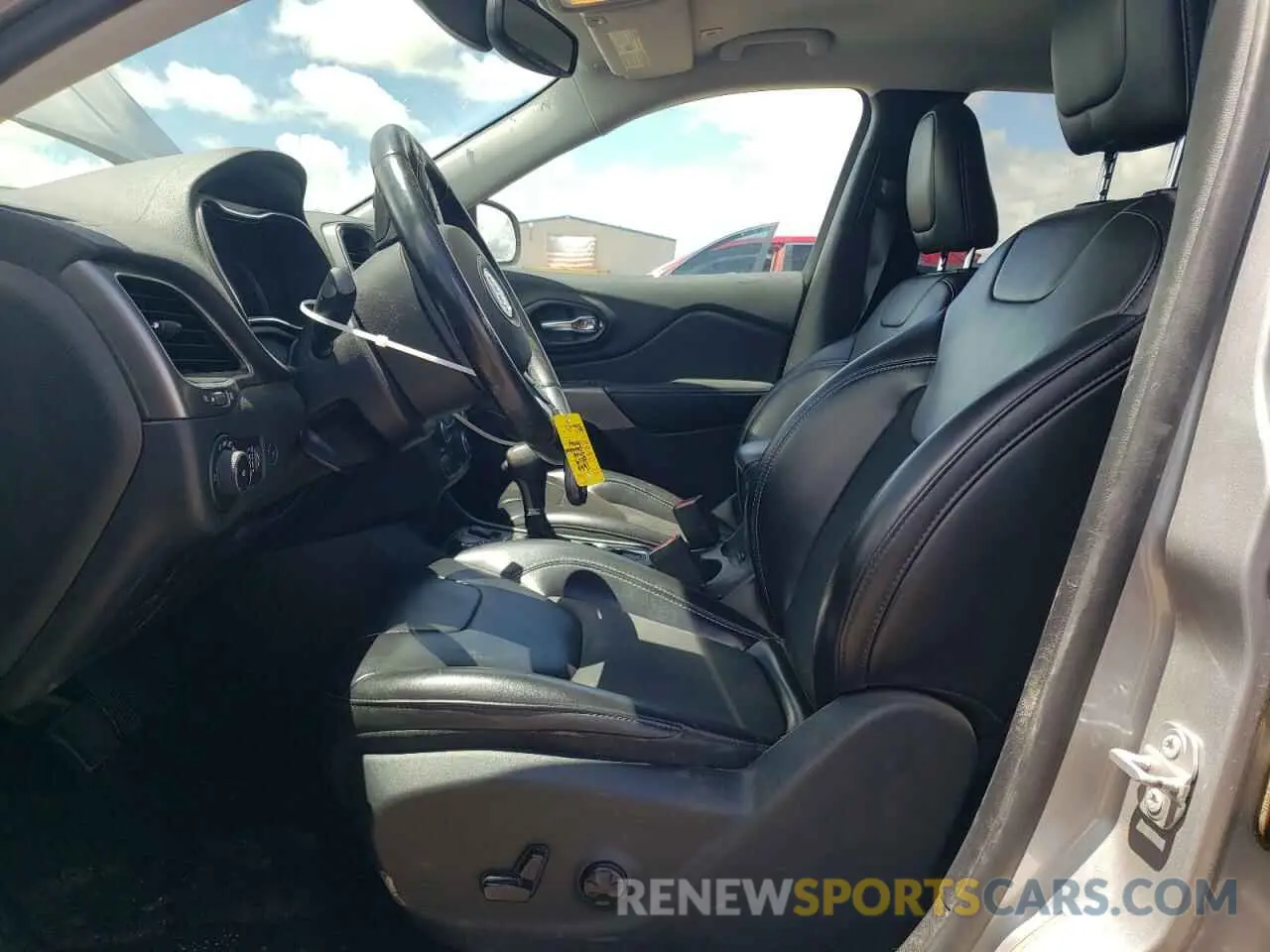 7 Photograph of a damaged car 1C4PJMLX5KD331230 JEEP GRAND CHER 2019