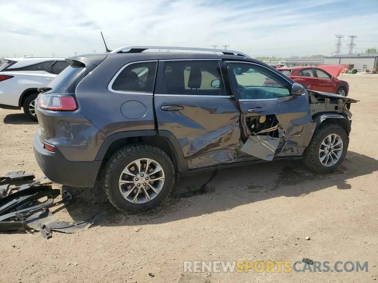 3 Photograph of a damaged car 1C4PJMLX7KD271273 JEEP GRAND CHER 2019