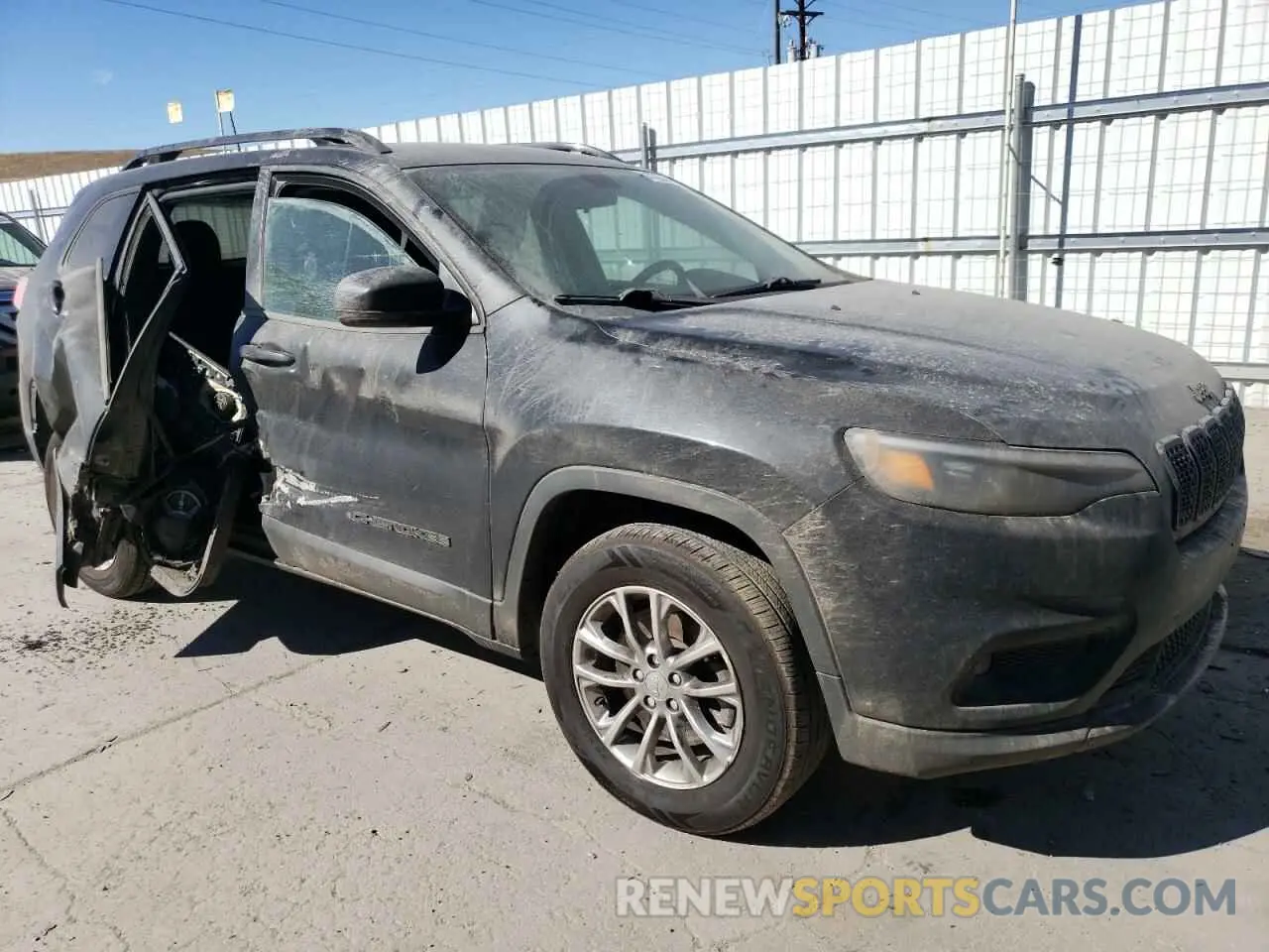4 Photograph of a damaged car 1C4PJMLX8KD282895 JEEP GRAND CHER 2019