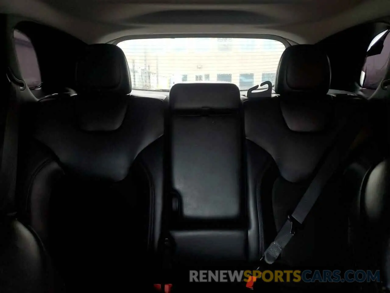 10 Photograph of a damaged car 1C4PJMLX8KD473068 JEEP GRAND CHER 2019