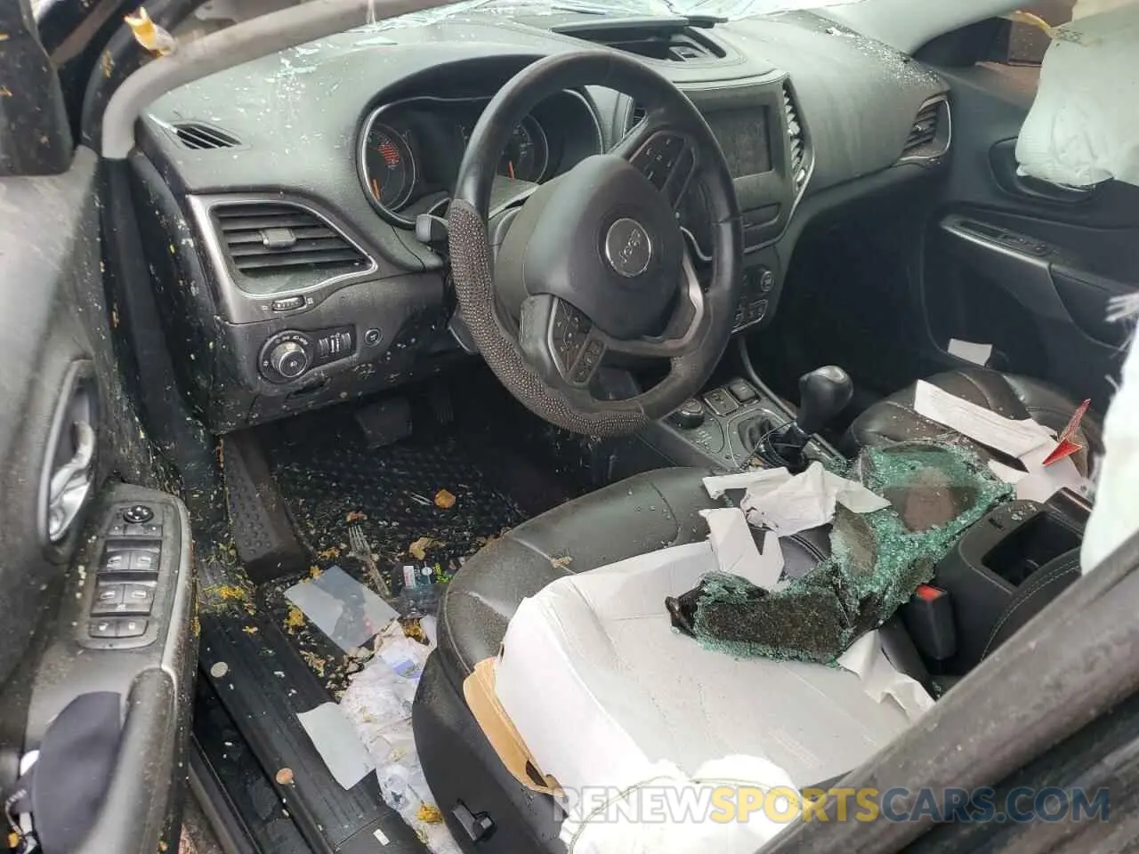 8 Photograph of a damaged car 1C4PJMLXXKD127958 JEEP GRAND CHER 2019