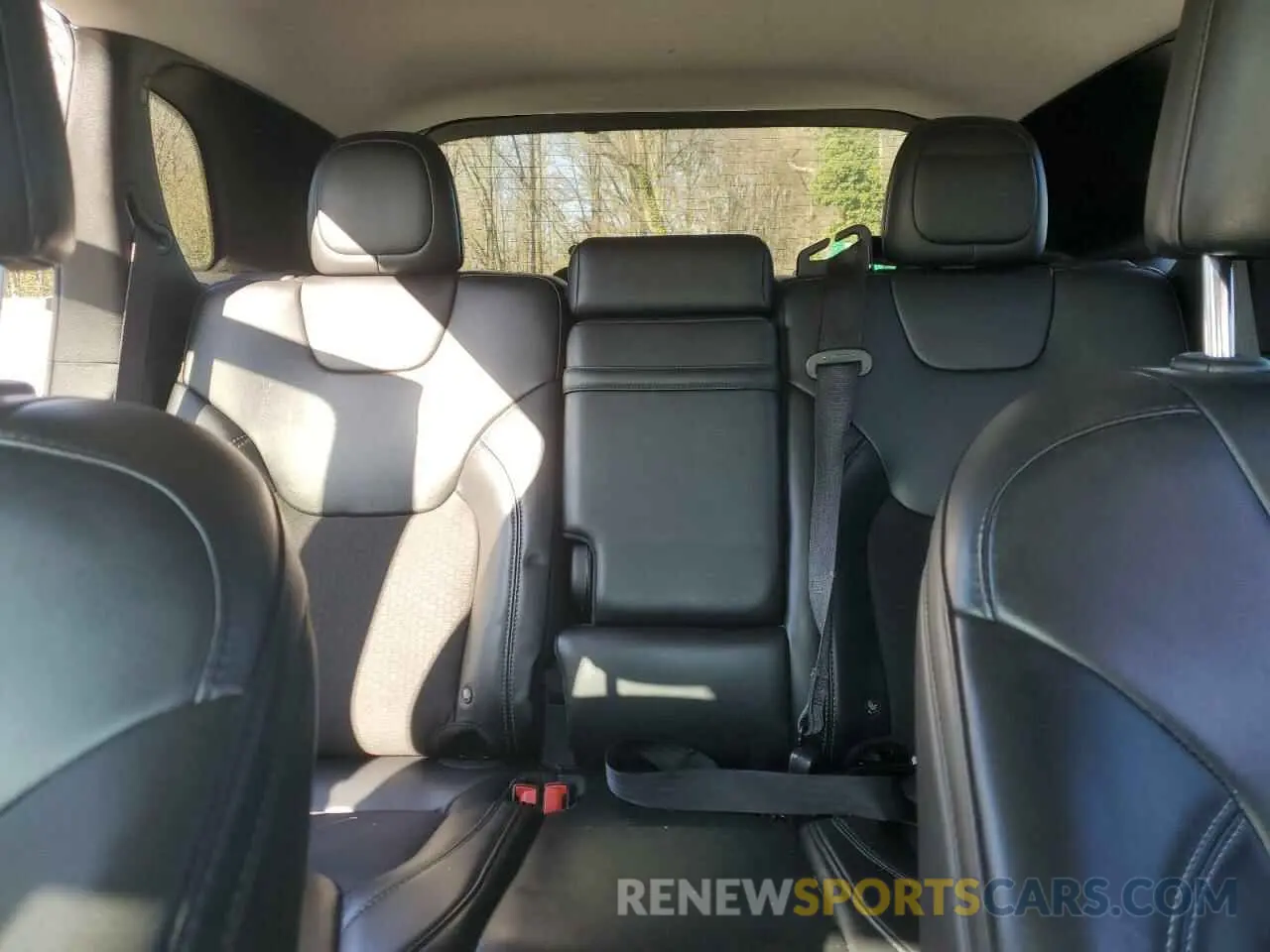10 Photograph of a damaged car 1C4PJMLXXKD155341 JEEP GRAND CHER 2019
